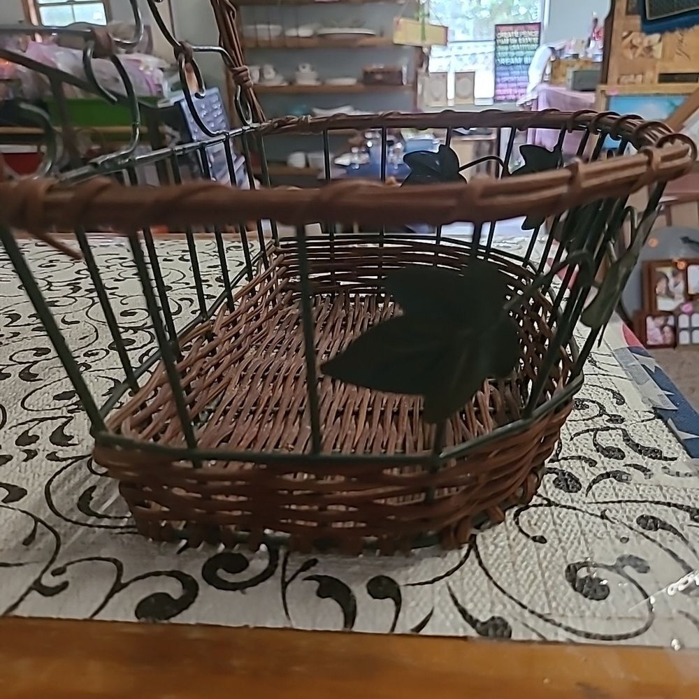 Wicker and Metal Basket - Picture 4 of 8